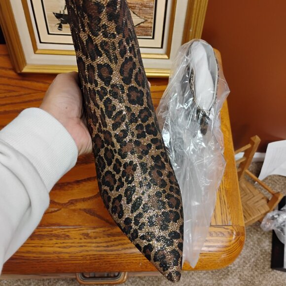 Betsey Johnson Leopard Ankle Booties | 9 | Gold Metallic | Brand New - Picture 3 of 5